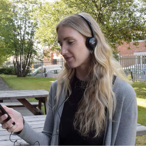 AVLINK SH30 Lightweight Digital Stereo Headphone showcasing high-quality sound and an adjustable headband.