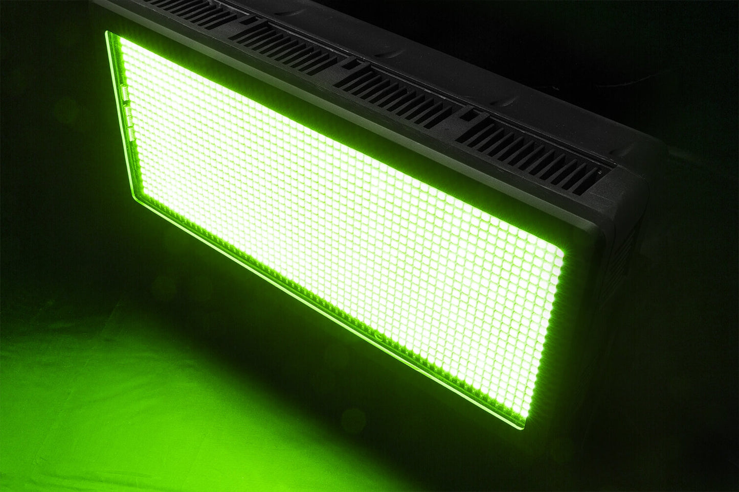 Beamz BS1500 IP65 RGBW LED Strobe - Effect 1 image