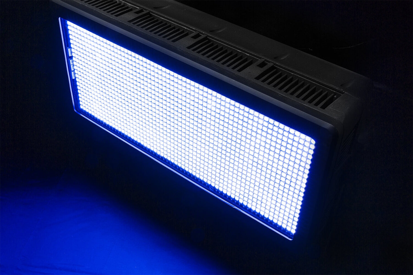 Beamz BS1500 IP65 RGBW LED Strobe image showing lighting effects