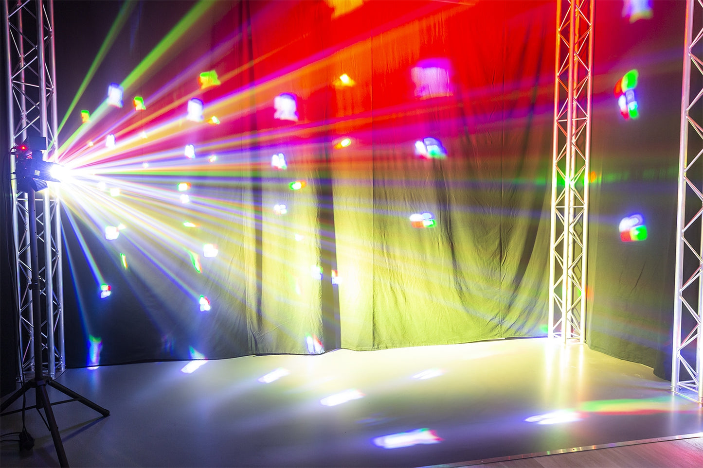 Beamz SB02 ShowBar Battery - 2x Derby and 2x PAR Lighting System