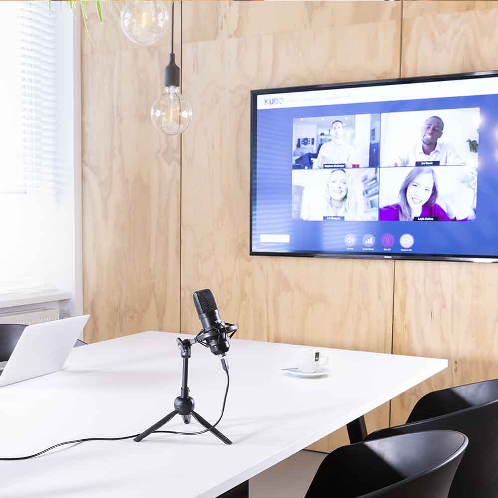 VONYX CM300B Studio USB Microphone Set - Professional black condenser microphone suitable for gaming, streaming, and podcasting.