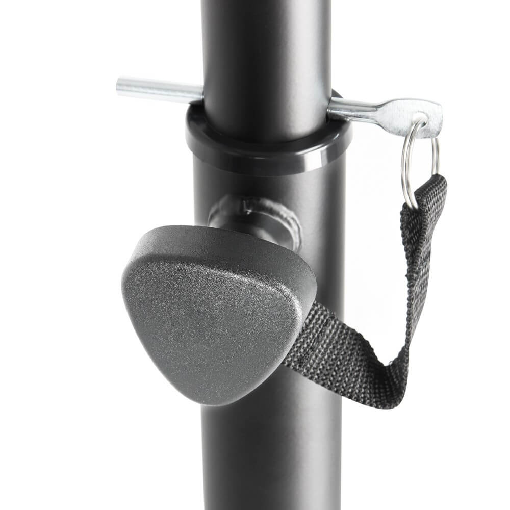 Image of the Adam Hall Stands SPS 822 speaker pole with M20 thread, showcasing its design and features.