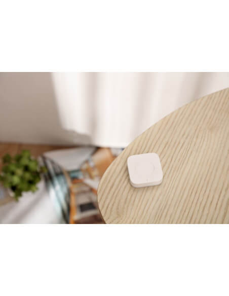 Aqara Smart Home Starter Kit - Pro, featuring smart home devices for home automation.