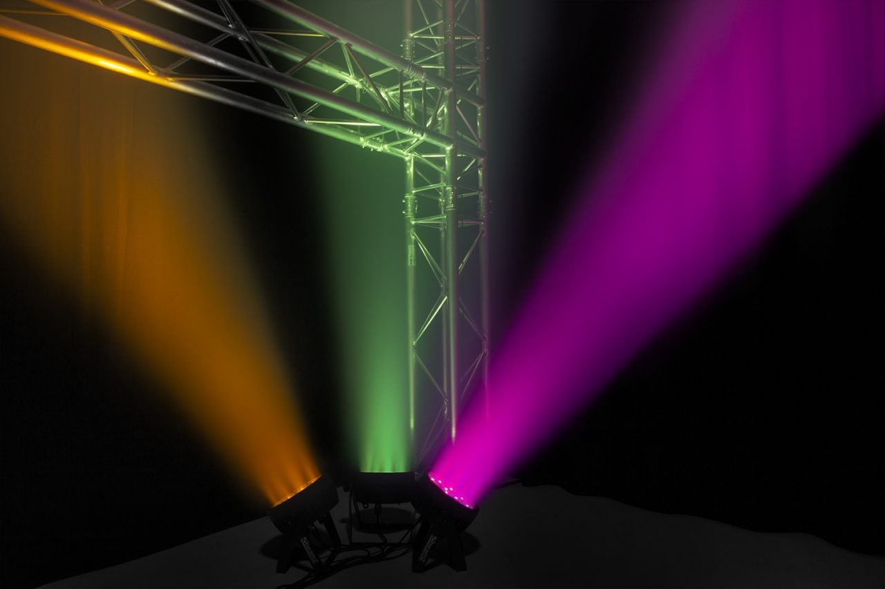 Effects view of the BAC508 Aluminum LED Par with 12x 14W 7-in-1 LEDs, RGBA-UV-CW/WW color mixing, and lightweight housing by beamZ Pro 6.