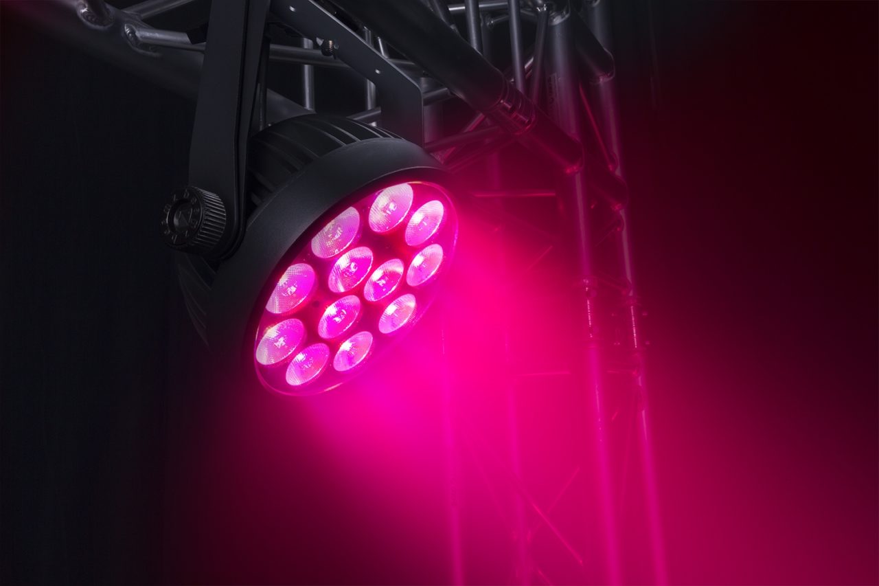 Effects view of the BAC508 Aluminum LED Par with 12x 14W 7-in-1 LEDs, RGBA-UV-CW/WW color mixing, and lightweight housing by beamZ Pro 1.