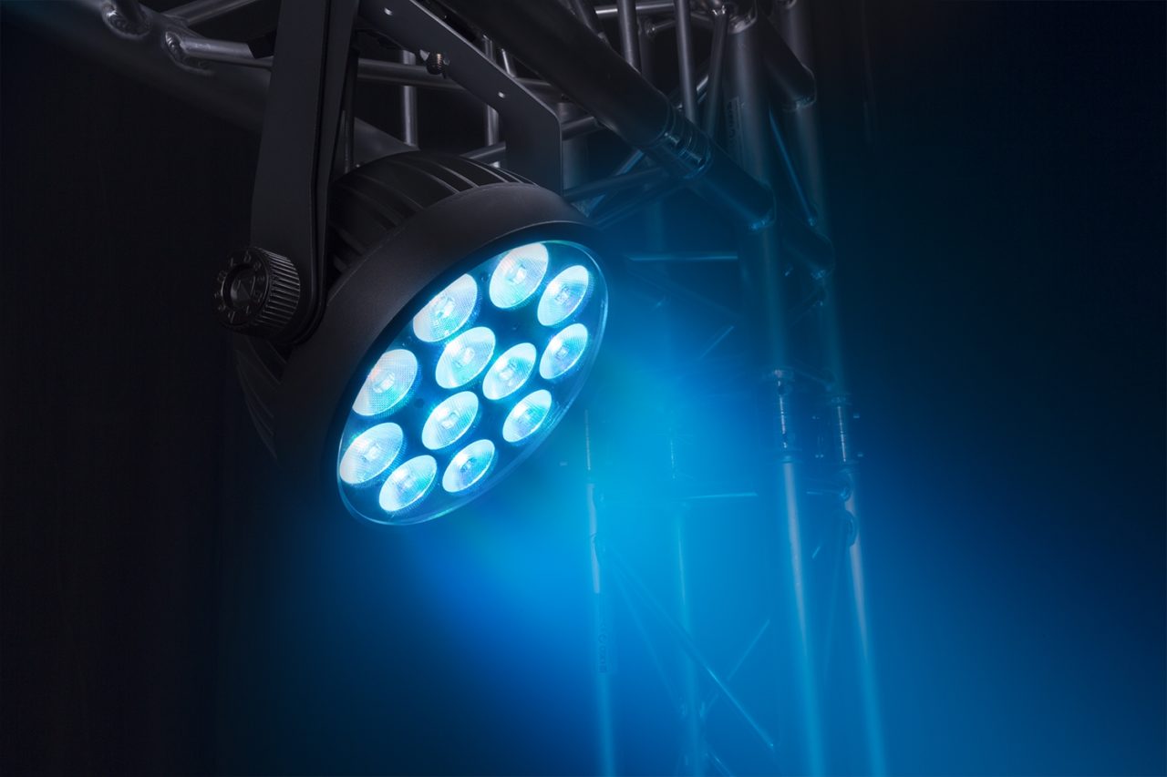 Effects view of the BAC508 Aluminum LED Par with 12x 14W 7-in-1 LEDs, RGBA-UV-CW/WW color mixing, and lightweight housing by beamZ Pro 2.