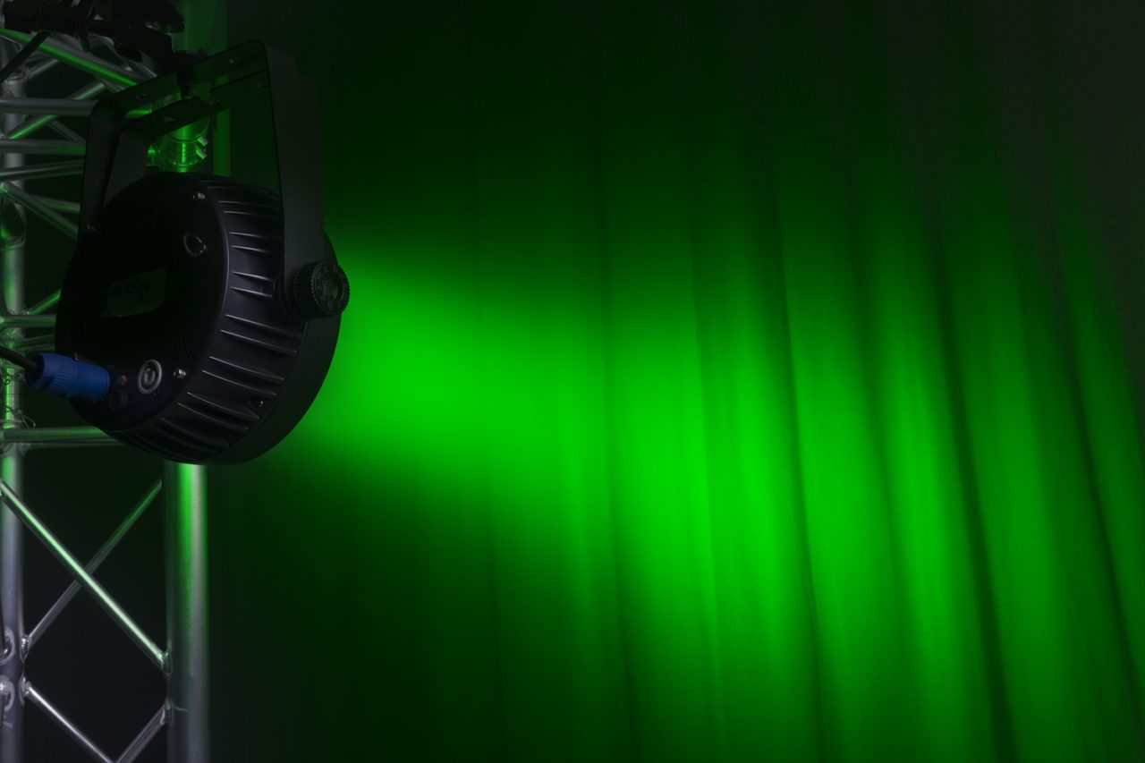 Effects view of the BAC508 Aluminum LED Par with 12x 14W 7-in-1 LEDs, RGBA-UV-CW/WW color mixing, and lightweight housing by beamZ Pro 3.