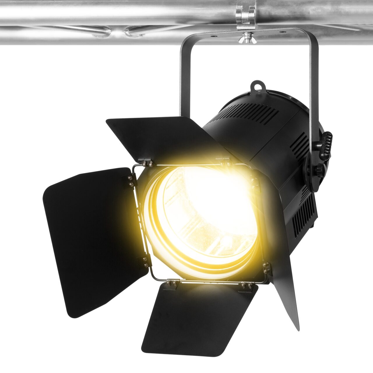 Angled view of the BTF300Z Fresnel Zoom 300W LED White 3200K, compact and versatile stage lighting solution by beamZ Pro 3.