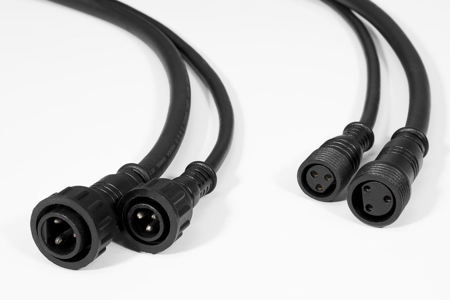Top view of the DMX in/output via 3-pin XLR for the BeamZ Pro BWA412 Aluminum IP65 LED PAR with 12x 18W RGBAW-UV LEDs, suitable for outdoor use.