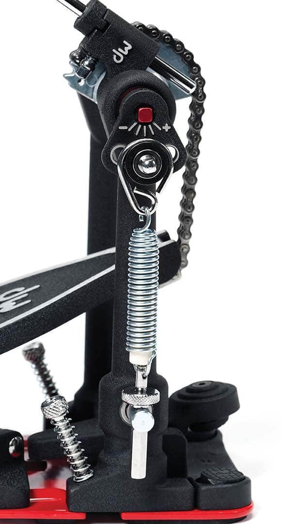 DW 5000 Accelerator Single Bass Drum Pedal showcasing its design and features.