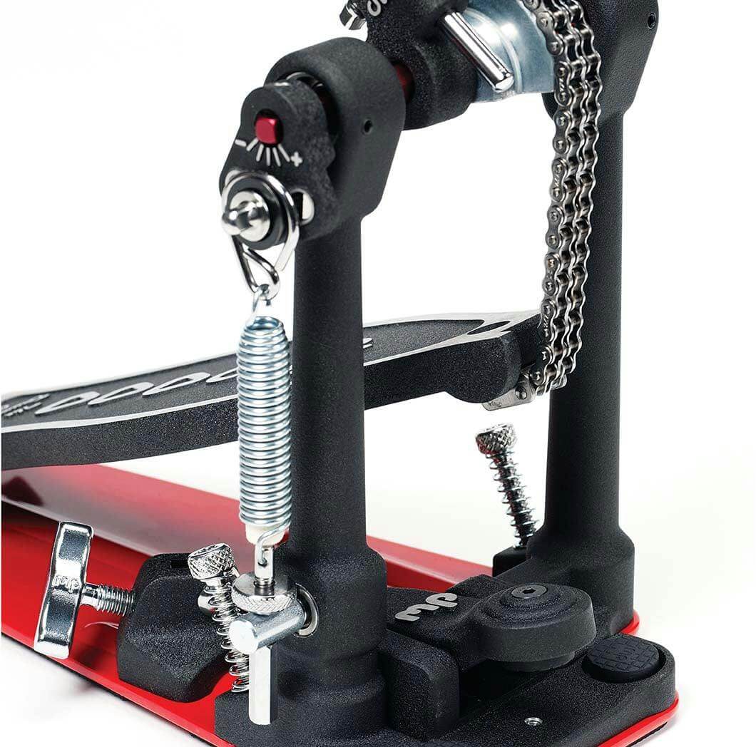 DW 5000 Accelerator Single Bass Drum Pedal showcasing its design and features.