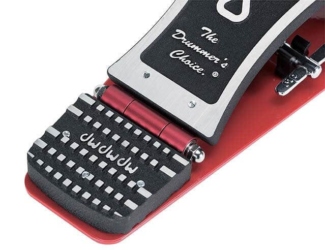 DW 5000 Accelerator Single Bass Drum Pedal displayed from an angle, showcasing its features and design.