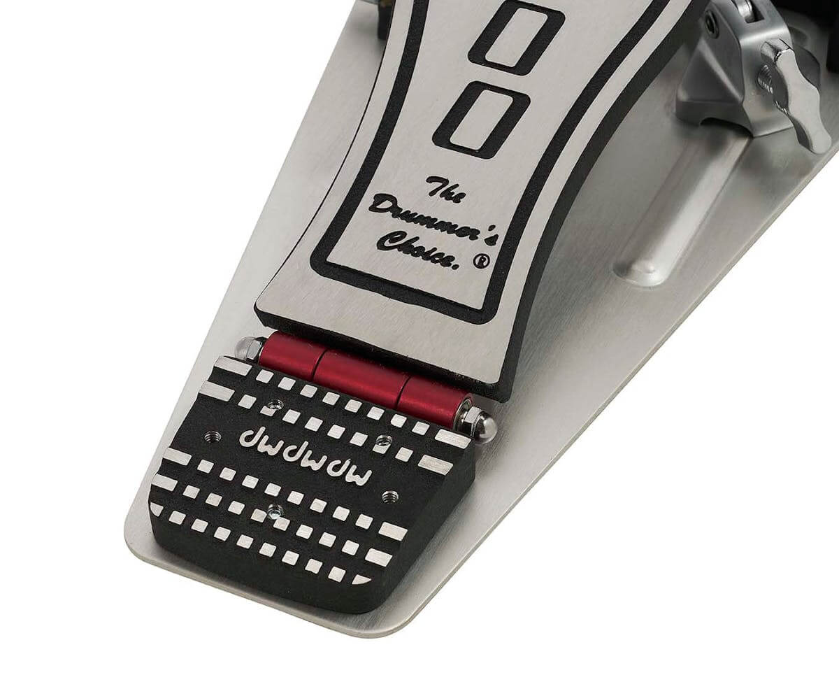 DW 9000 Series Single Bass Drum Pedal showcasing its design and features.