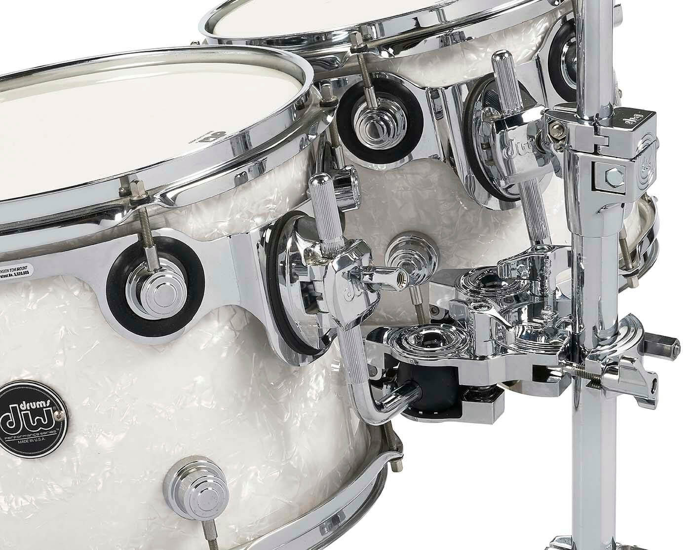 DW Double Tom Clamp with V-Type Memory Lock, showcasing its design and functionality for drummers.