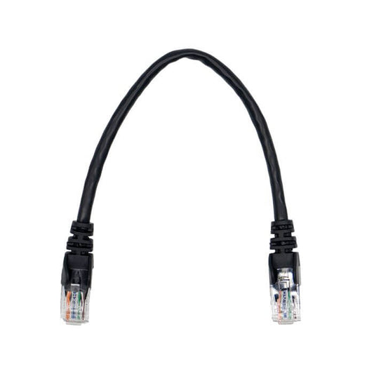 Linkbasic 22cm UTP Cat5e Flylead in black color, designed for network connections.