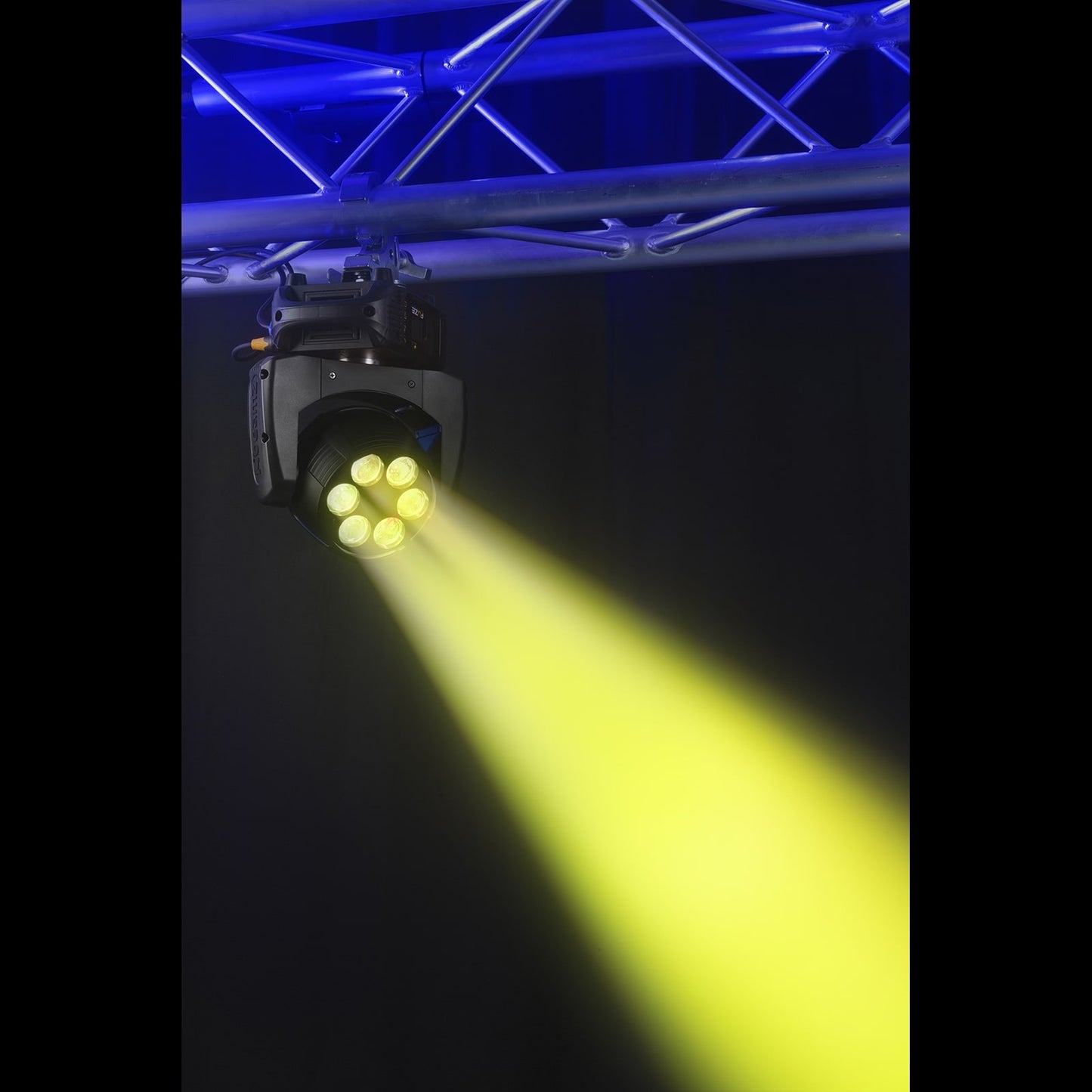 Effect view of the Fuze610Z LED Wash Moving Head with Zoom - 6x 10W RGBW LEDs, motorized zoom, DMX control, compact design 1.