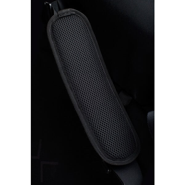 LINE 6 HX Messenger Bag, a custom-fitted carrying bag designed for HX family processors, featuring a sleek design and durable materials.