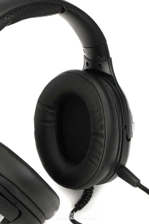 ASHDOWN M-LEVEL-UP-SILVER Gaming Headset featuring 7.1 Virtual Surround Sound, showcasing its sleek design and advanced audio technology.
