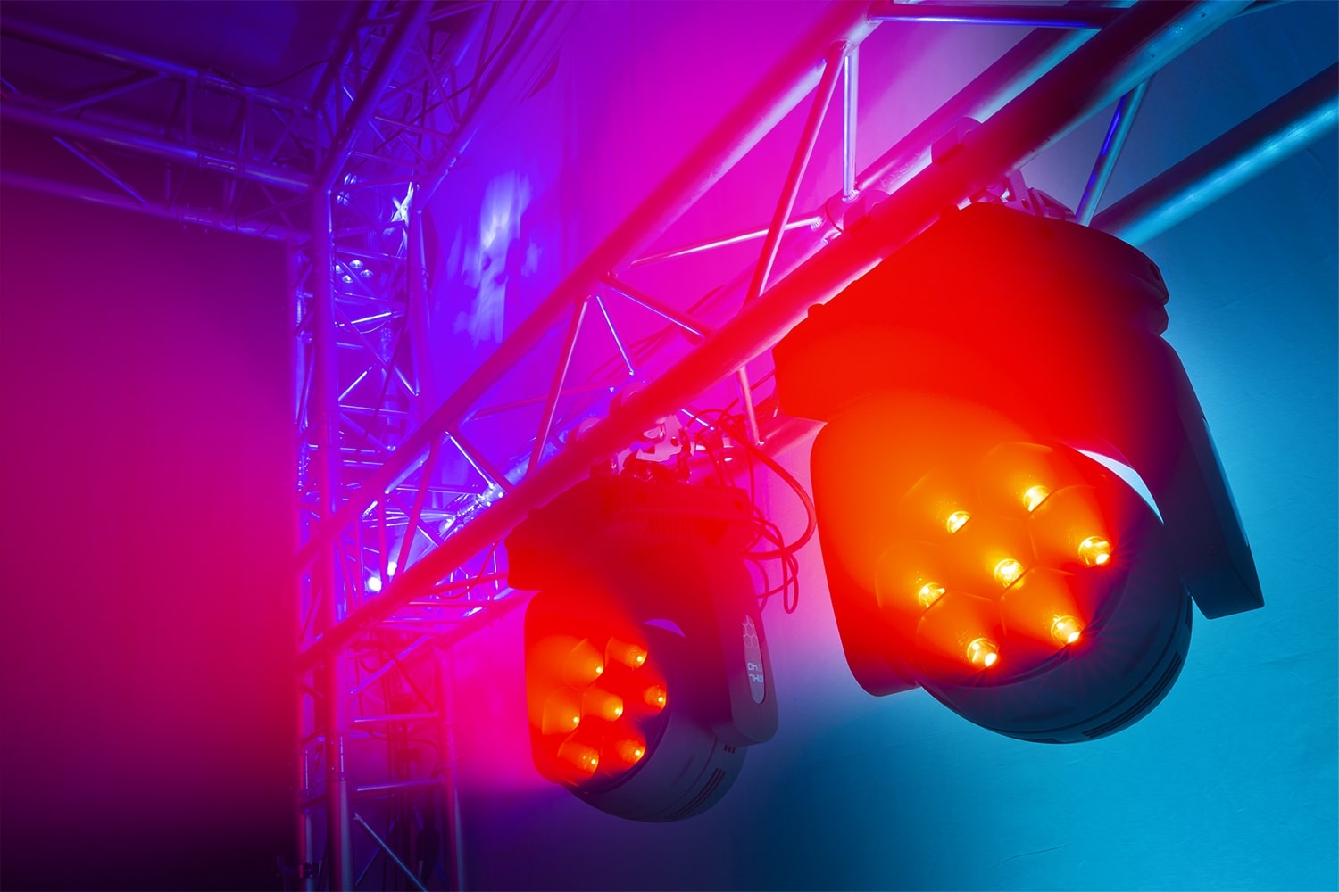 Fourth application view of the MHL740 LED Wash Moving Head with Zoom, featuring 7x 40W RGBW LEDs.