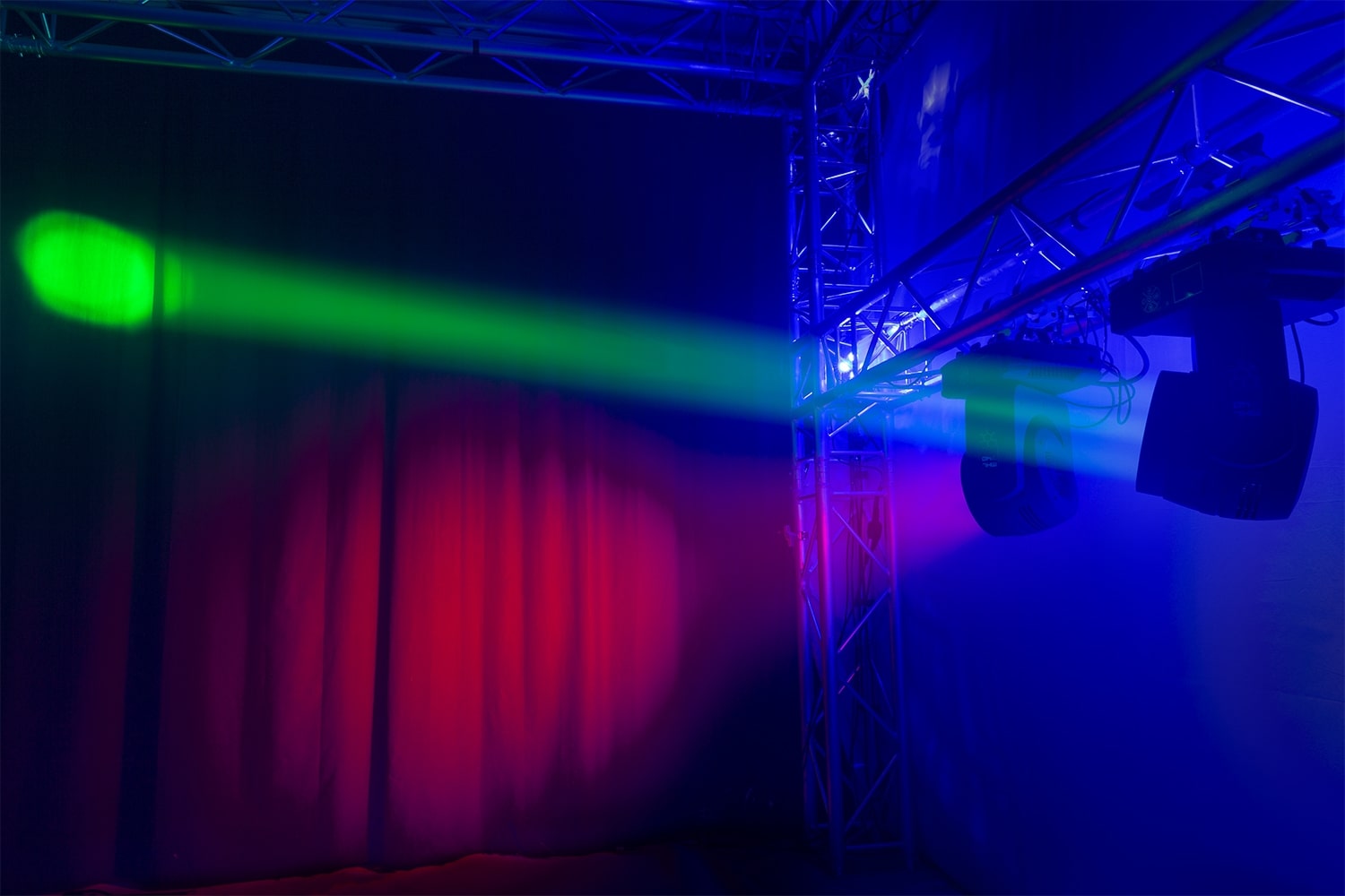 Fifth application view of the MHL740 LED Wash Moving Head with Zoom, featuring 7x 40W RGBW LEDs.