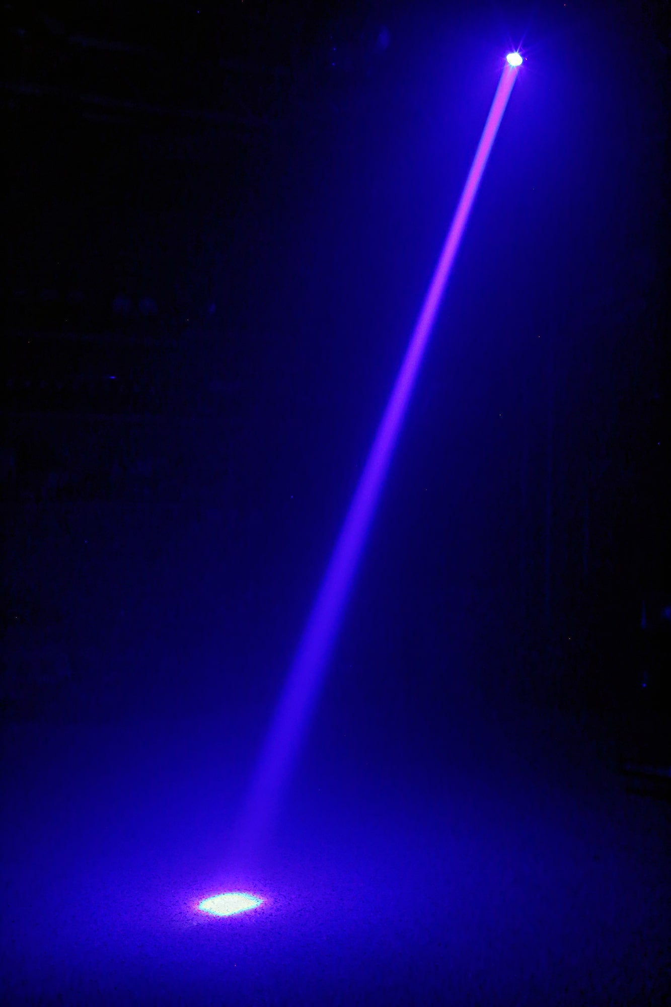 Effects view of the Panther 15 LED Beam Moving Head with 10W 4-in-1 RGBW LED 2.