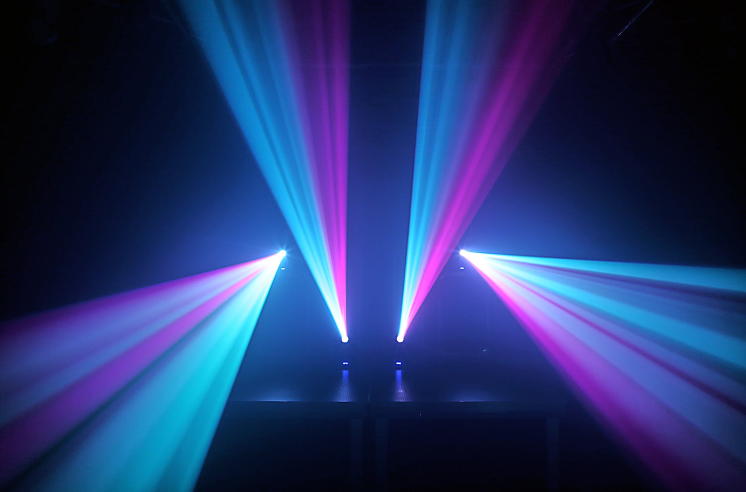 Effects view of the Panther 25 LED Spot Moving Head with 12W white CREE LED 4.