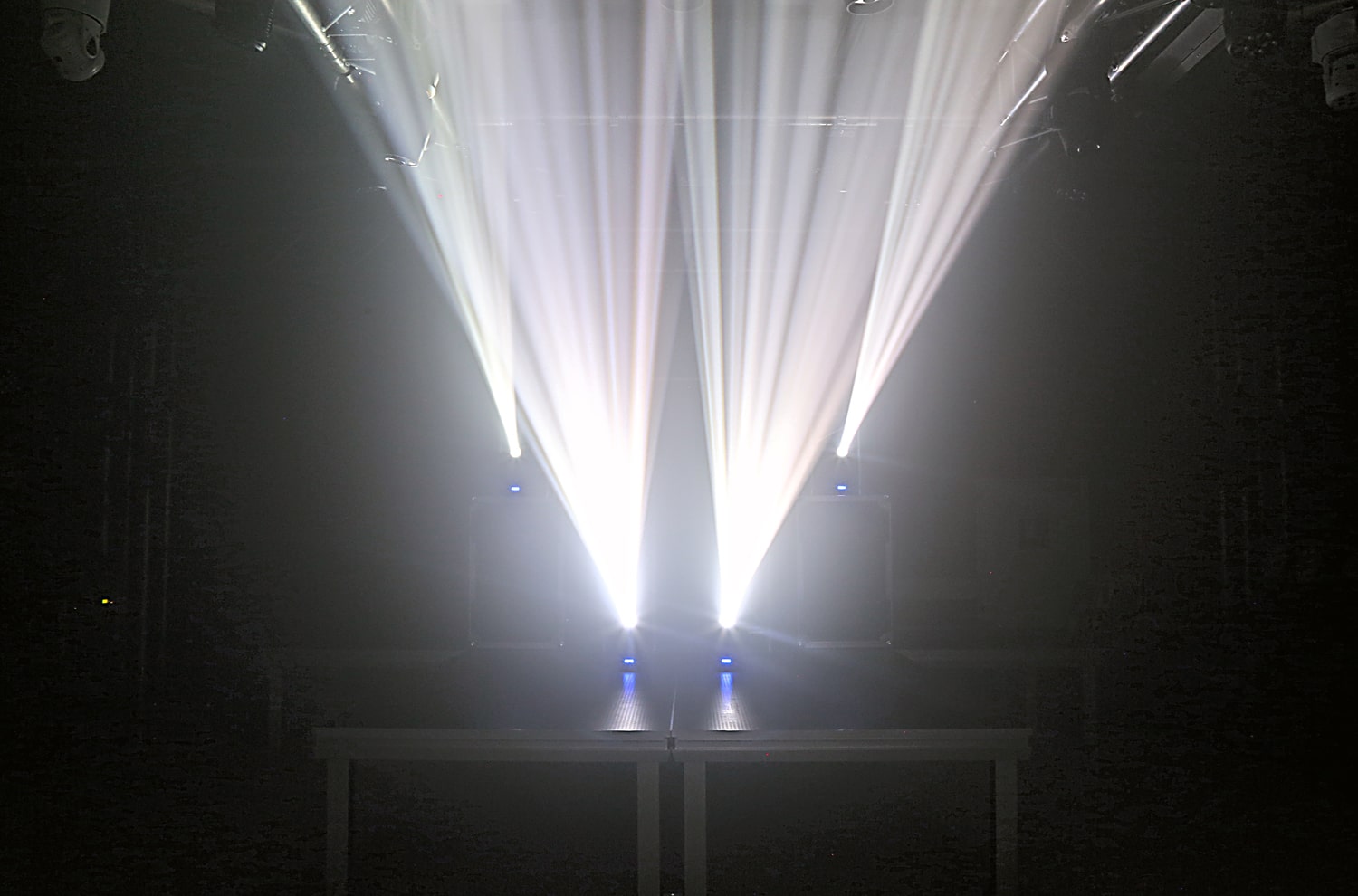 Effects view of the Panther 25 LED Spot Moving Head with 12W white CREE LED 3.