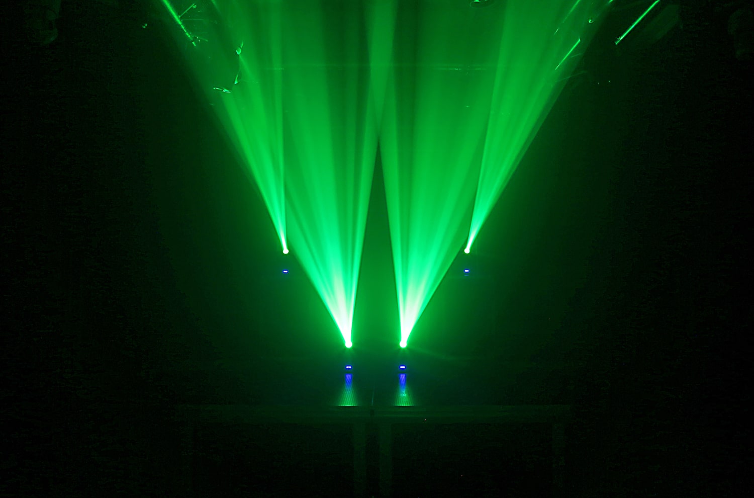 Effects view of the Panther 40 LED Spot Moving Head with 45W white LED 4.