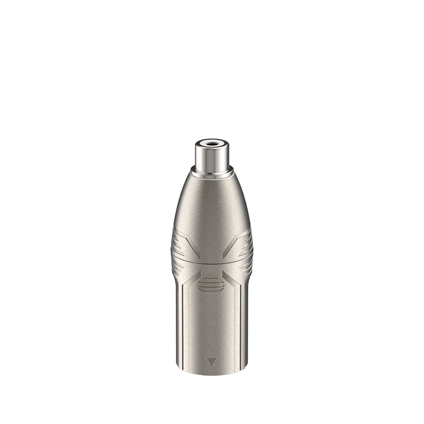 Roxtone adapter converting XLR male to RCA female, suitable for audio connections.