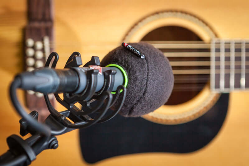 RYCOTE BASEBALL BLACK professional microphone windscreen in use, designed for 21/22mm microphones.