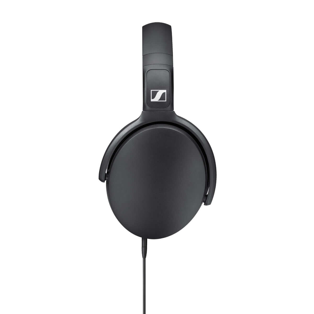 Sennheiser HD 400S Black headphones with a dynamic closed system, circumaural design, foldable structure, 1.4m cable, and 3.5mm jack