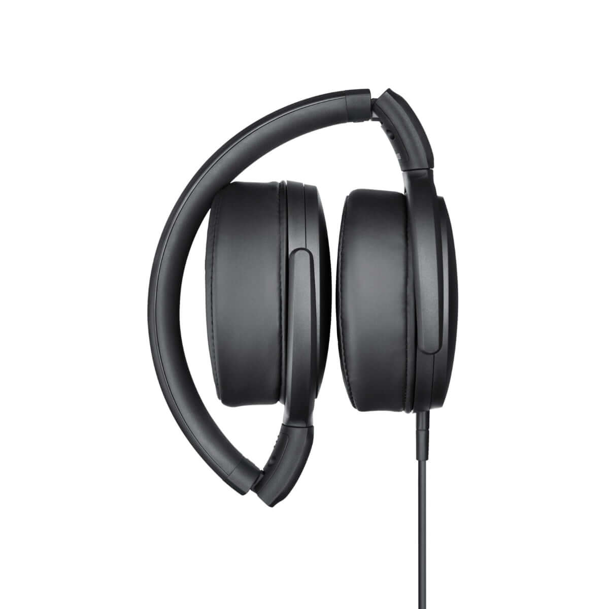 Image of Sennheiser HD 400S Black headphones, featuring a dynamic closed system, circumaural design, foldable structure, 1.4m cable, and 3.5mm jack