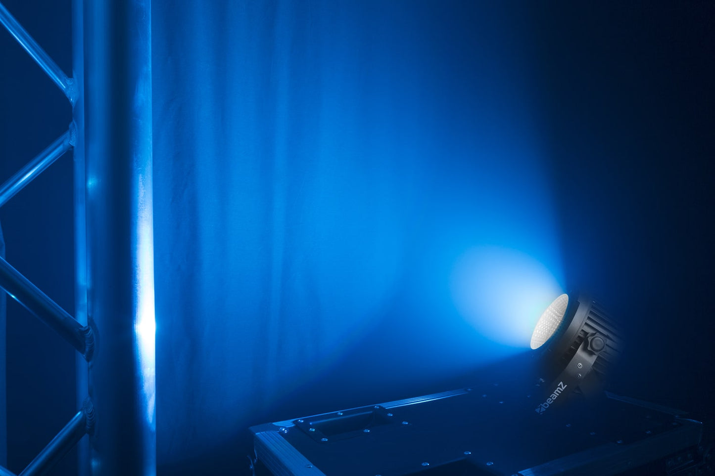 Effects view of the beamZ COB50 PAR Light with 50W COB LED, DMX control, and full spectrum lighting 4.