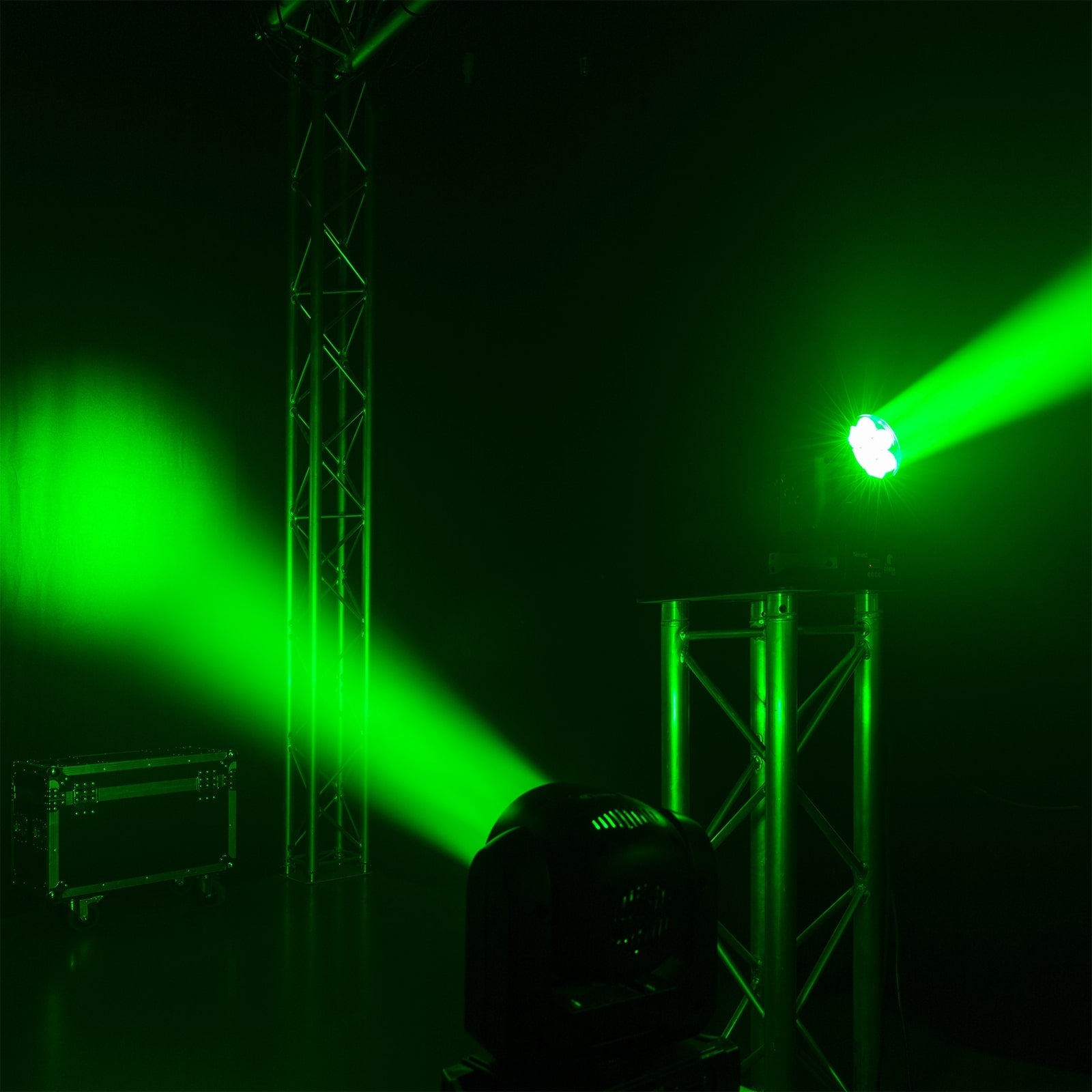 Effects view of the beamZ Cobra 720 LED Wash Moving Head with Zoom featuring vibrant color mixing and electronic zoom 4.