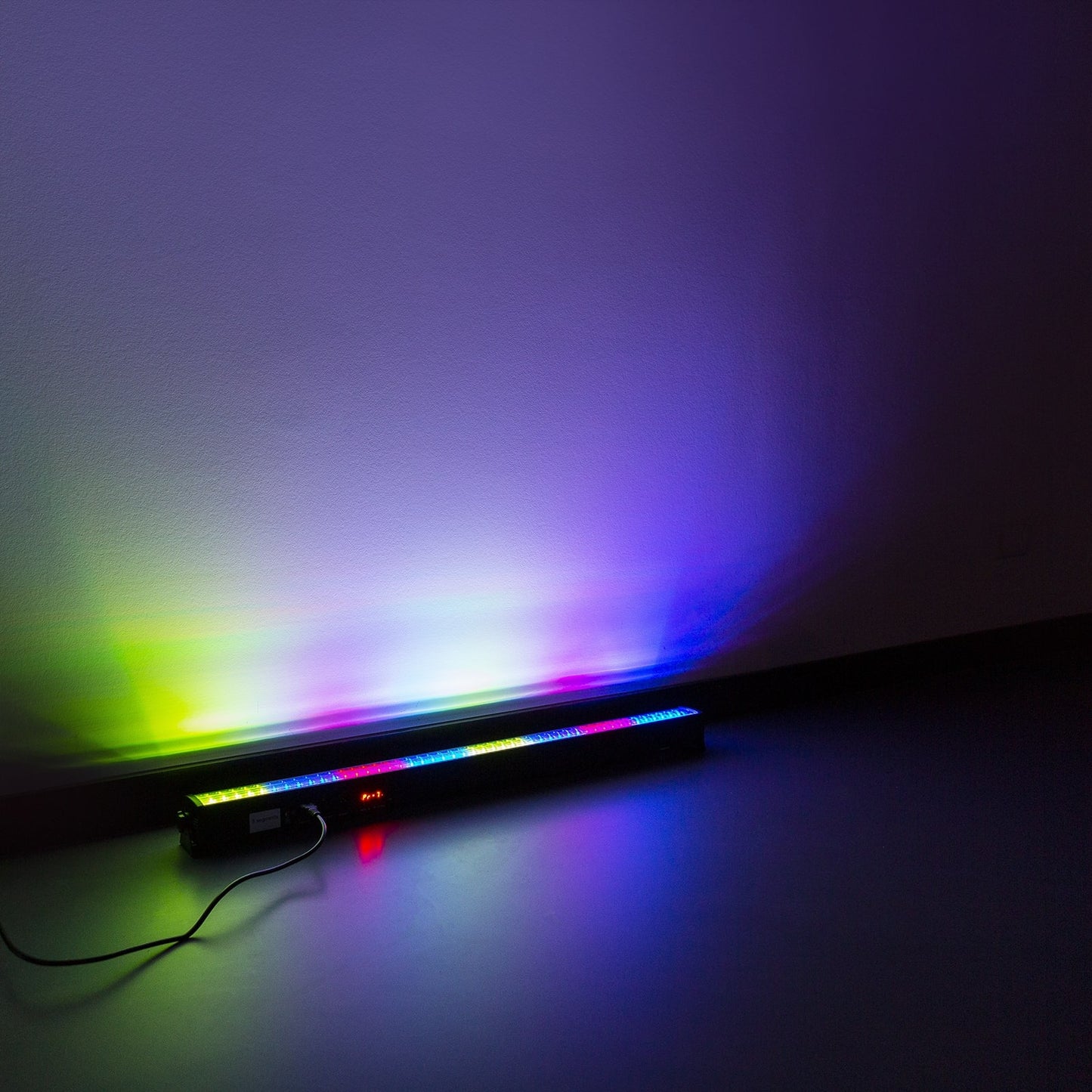 Effects view of the beamZ LCB144 MKII LED Colour Bar with 144x SMD RGB LEDs for professional lighting effects 2.