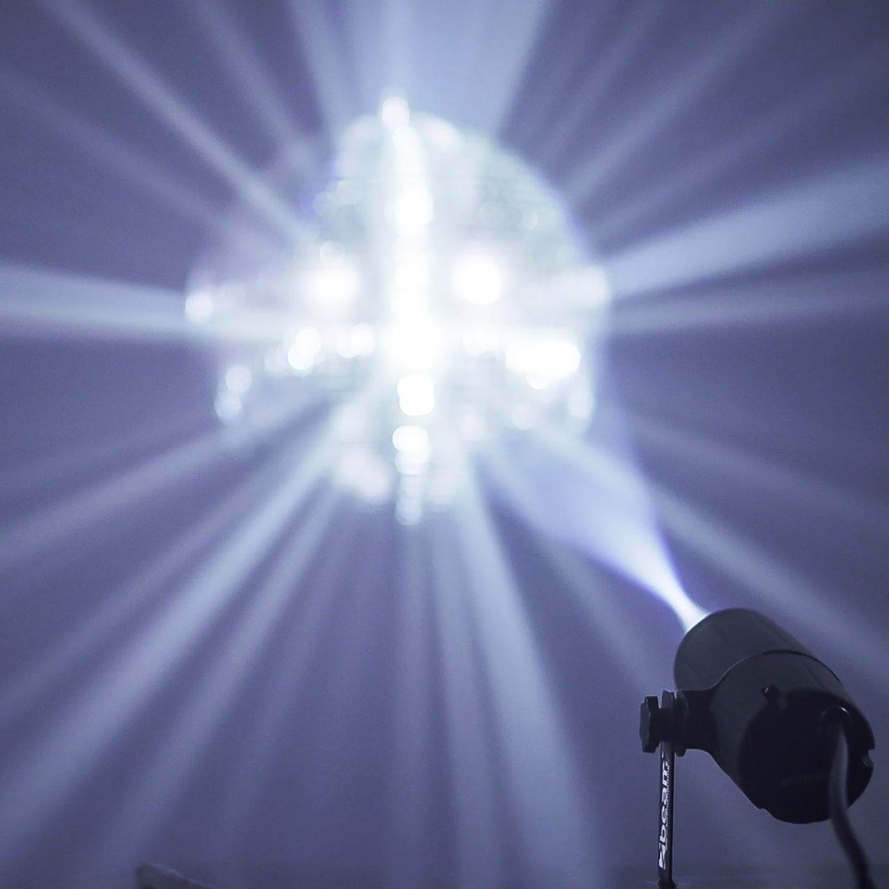 Effects view of the beamZ PS6WB Pin Spot with 6W white LED and 10° beam angle 5.