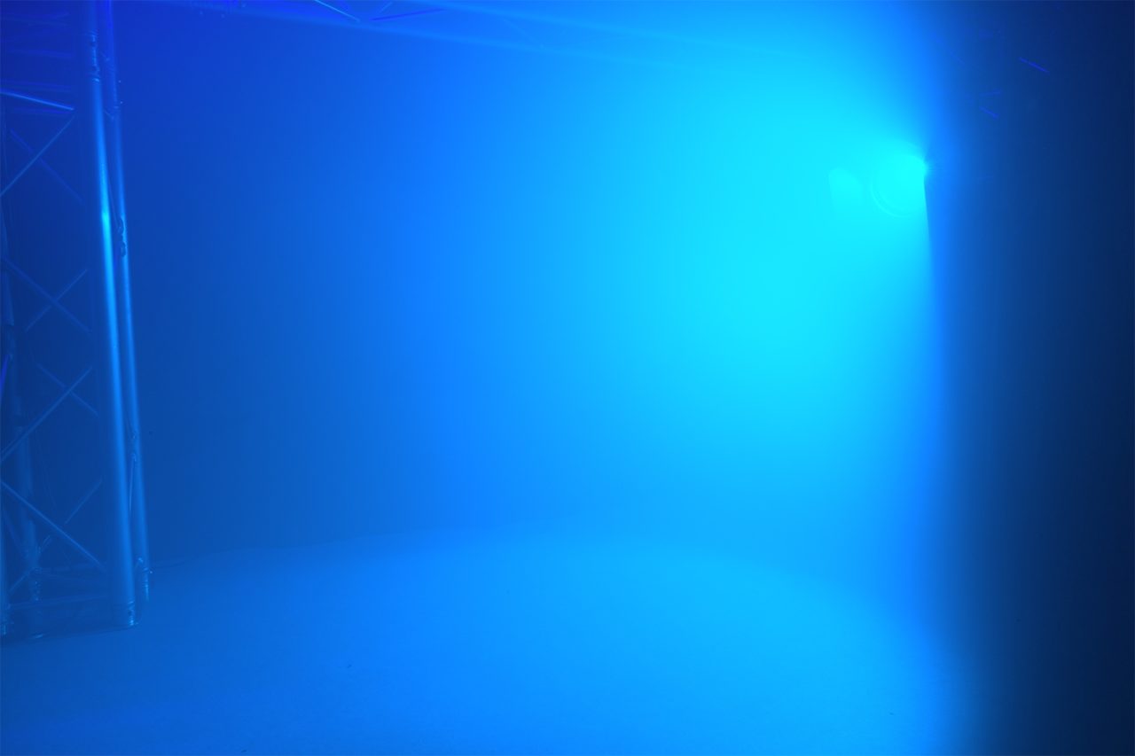 Effects view of the beamZ Pro BTF200CZ Fresnel Zoom 200W LED RGBW light fixture with 18° to 60° motorized zoom and RGBW color mixing 1.