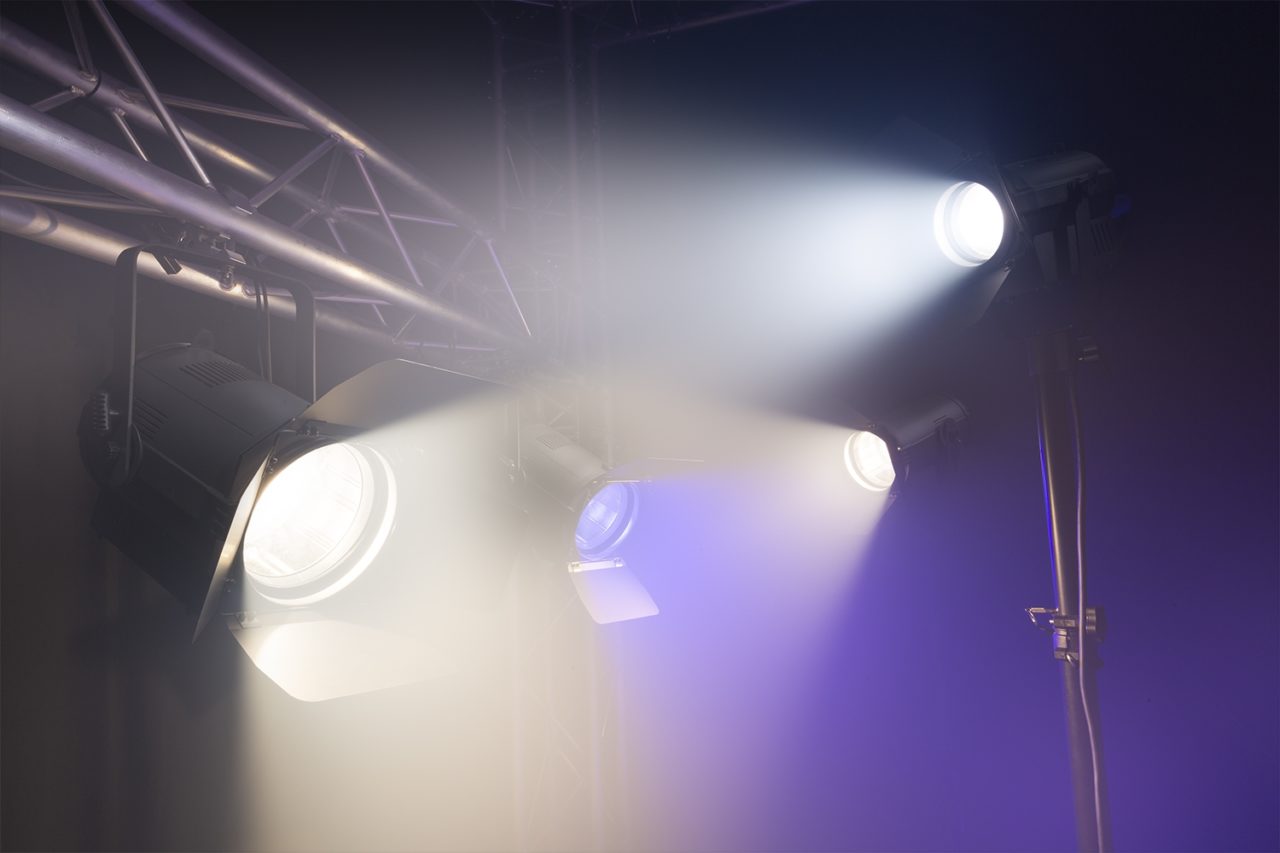 Effects view of the beamZ Pro BTF200CZ Fresnel Zoom 200W LED RGBW light fixture with 18° to 60° motorized zoom and RGBW color mixing 2.