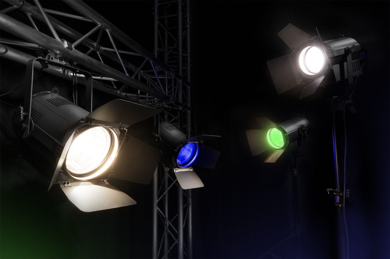 Effects view of the beamZ Pro BTF200CZ Fresnel Zoom 200W LED RGBW light fixture with 18° to 60° motorized zoom and RGBW color mixing 3.
