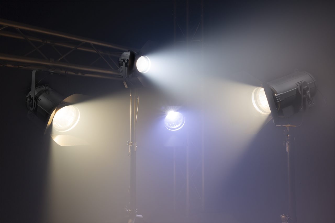 Effects view of the beamZ Pro BTF200CZ Fresnel Zoom 200W LED RGBW light fixture with 18° to 60° motorized zoom and RGBW color mixing 4.