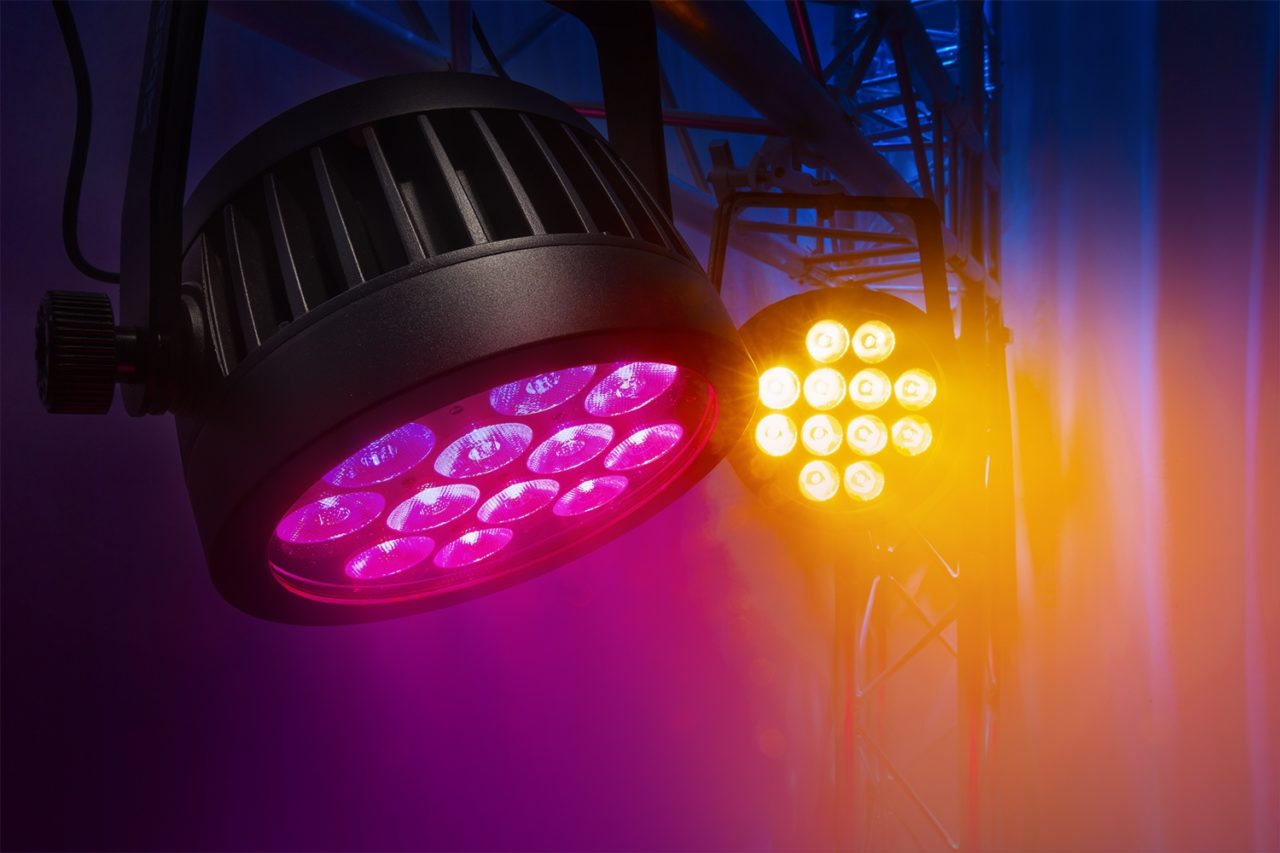 Effects view of the beamZ Pro BWA532 Aluminium IP65 LED PAR 12x 12W 4-in-1 for Outdoor Lighting 2.
