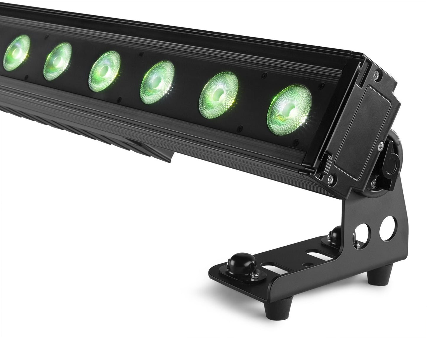 Front angled view of the beamZ Pro LCB1215IP LED Bar IP65 12x 15W 6-in-1 LEDs for professional and versatile outdoor lighting applications 6.