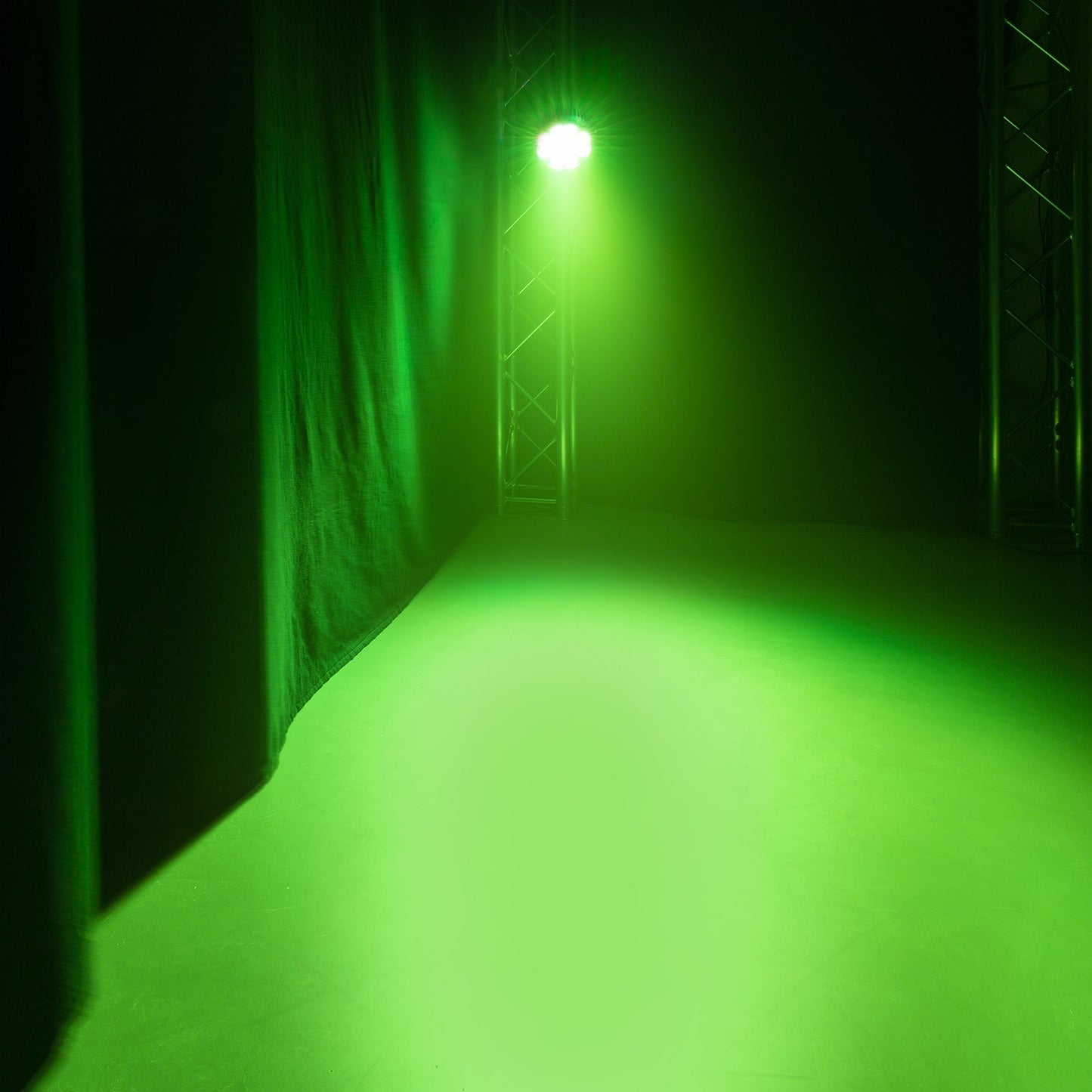 Effects view of the beamZ Pro WBP1212IP Aluminium IP65 Battery LED PAR with 6-in-1 LEDs 4.