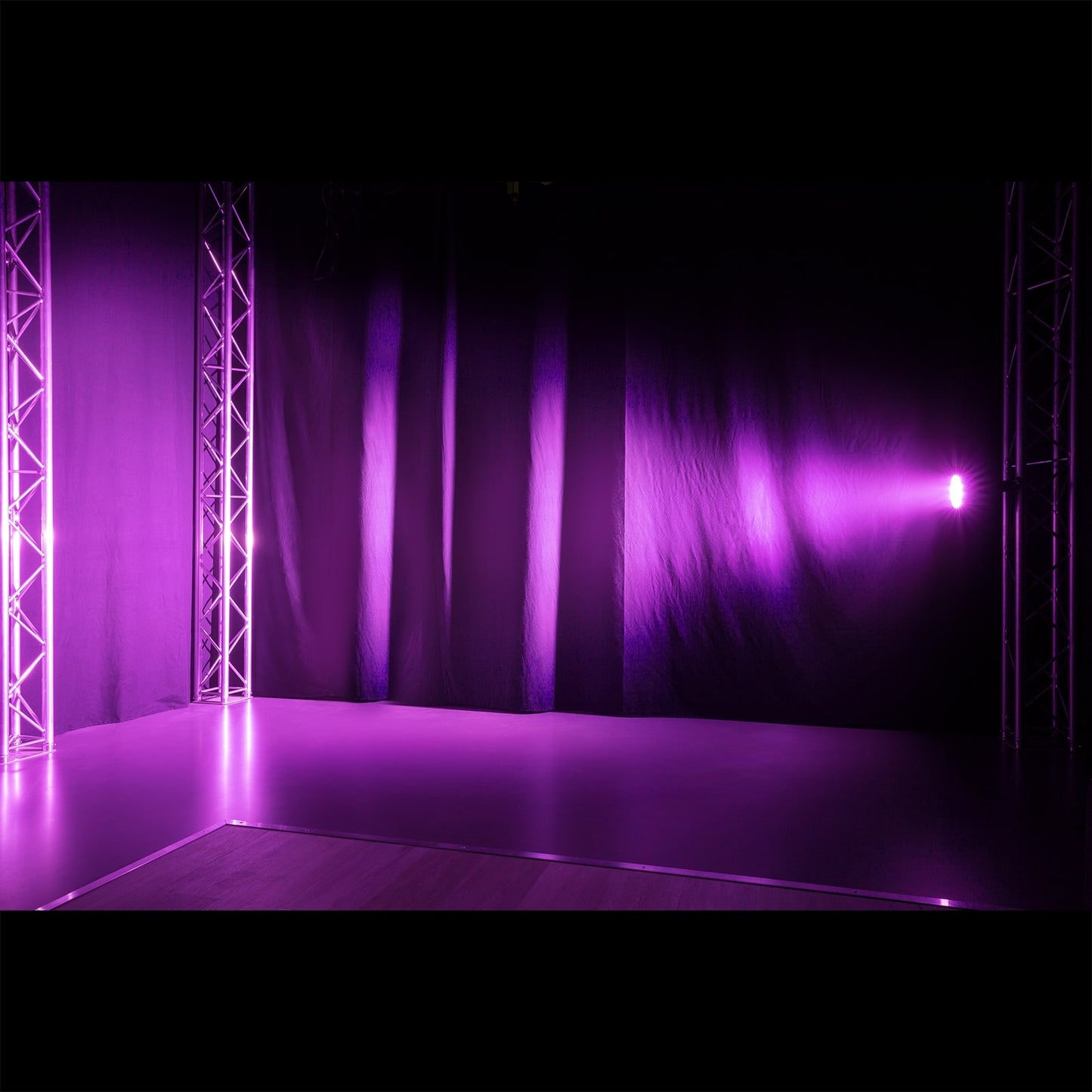 Effects view of the beamZ Pro WBP1212IP Aluminium IP65 Battery LED PAR with 6-in-1 LEDs 5.