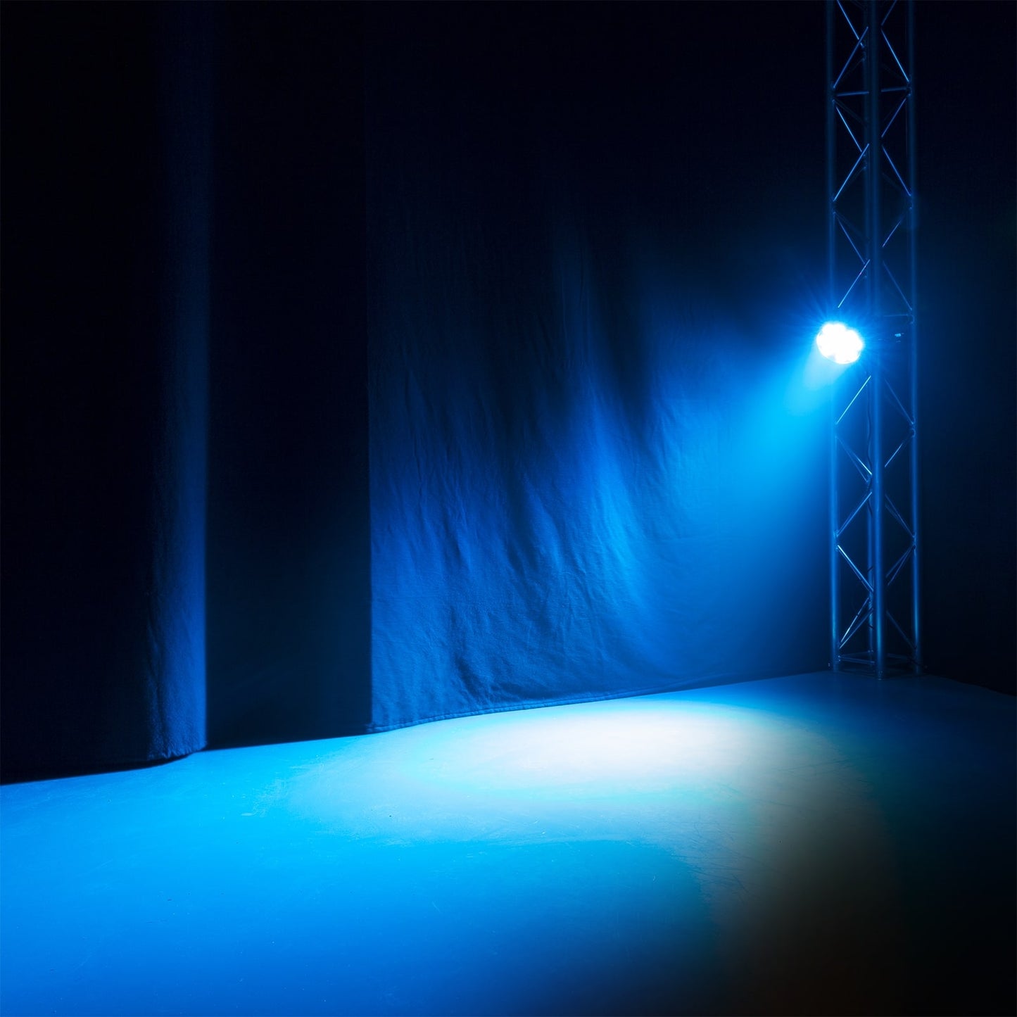 Effects view of the beamZ Pro WBP1212IP Aluminium IP65 Battery LED PAR with 6-in-1 LEDs 1.