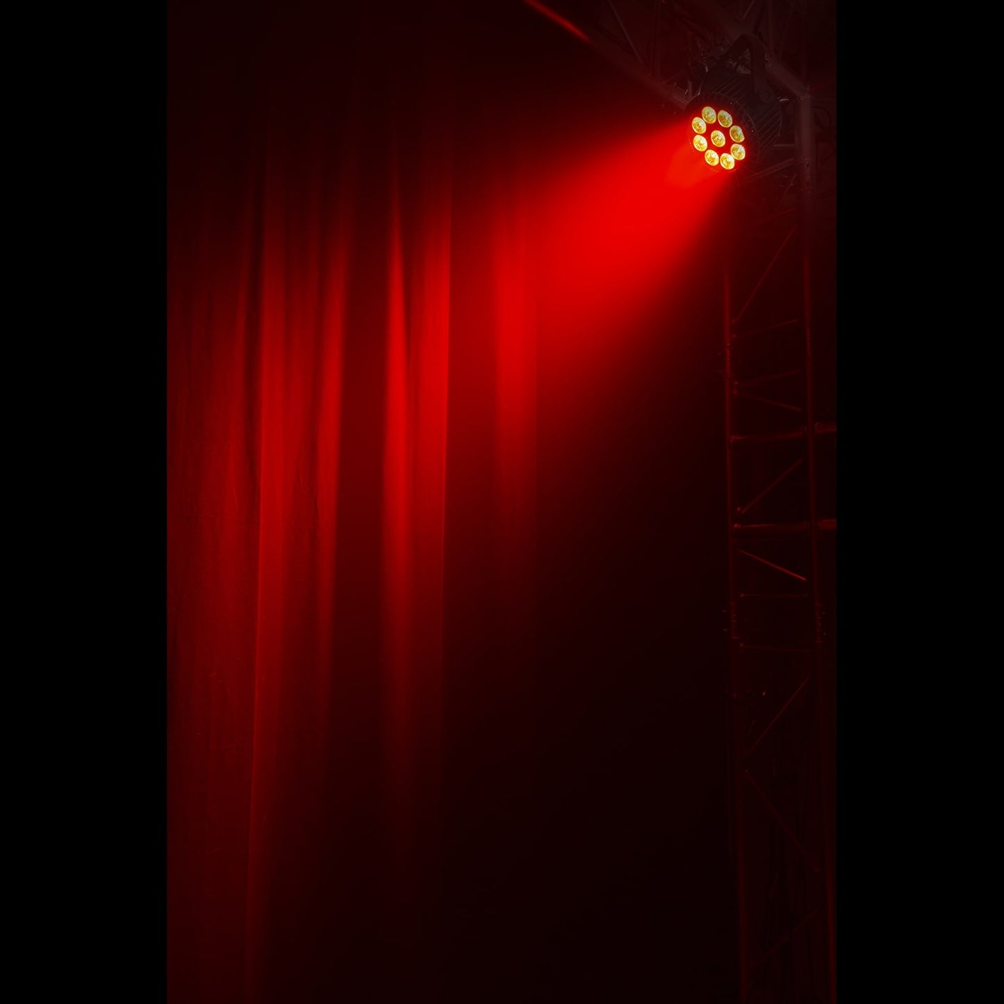 Effects view of the beamZ Pro WBP912IP Aluminium IP65 Battery LED Par with 6-in-1 LEDs 3.
