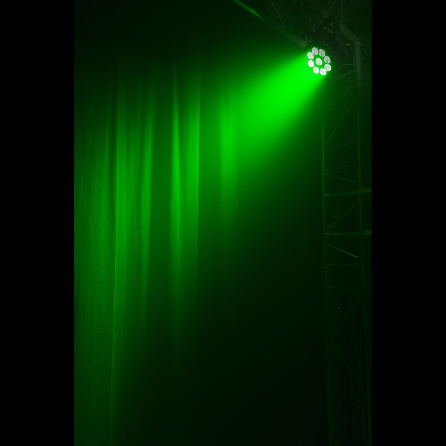 Effects view of the beamZ Pro WBP912IP Aluminium IP65 Battery LED Par with 6-in-1 LEDs 4.