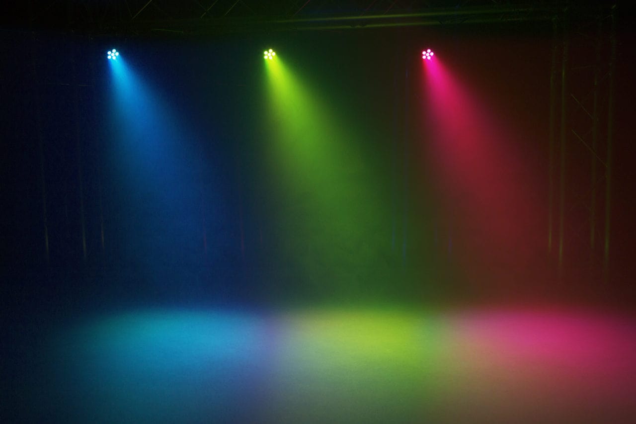 Effects view of the beamZ SlimPAR30 RGB 6x 3W 3-in-1 LEDs for Mobile DJ Lighting.
