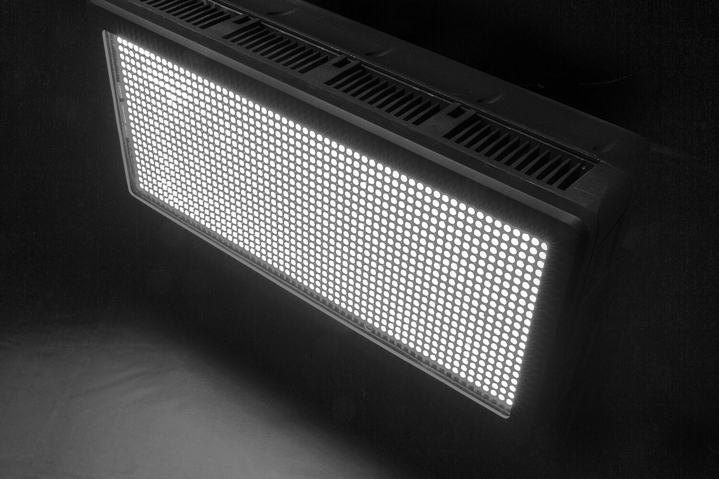 Beamz BS1500W IP65 Cool White LED Strobe product image showing cool white LED strobe effect