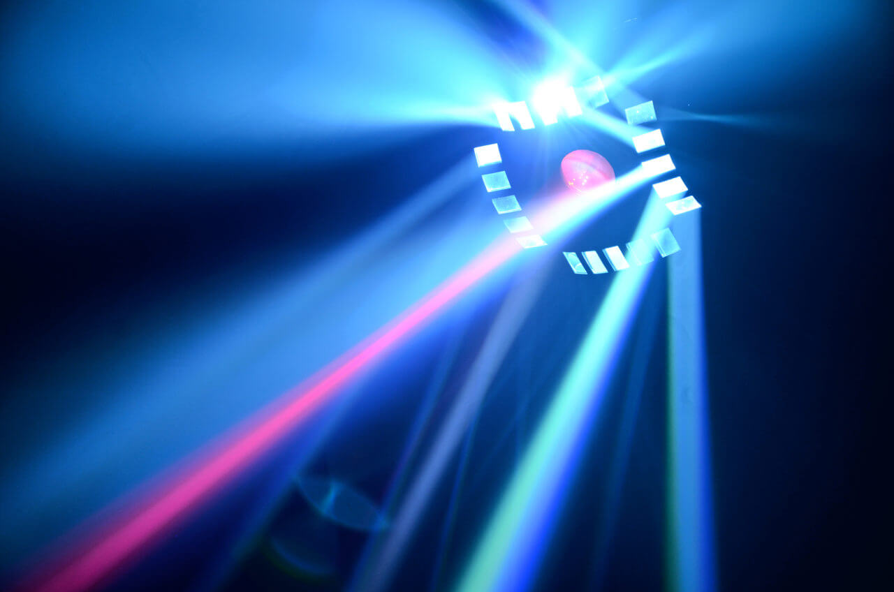 Beamz CUBE4 2x10W Quad LED + 64 RGB LEDs with DMX and IR Remote